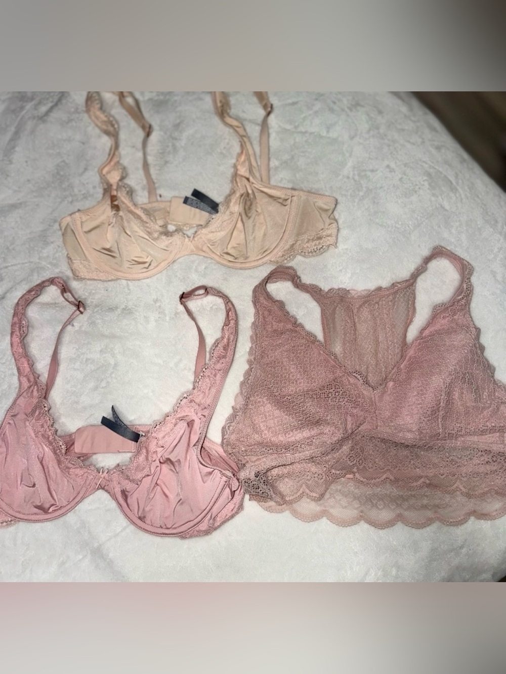Elegant Lace and Satin Bra Set - Pink and Cream